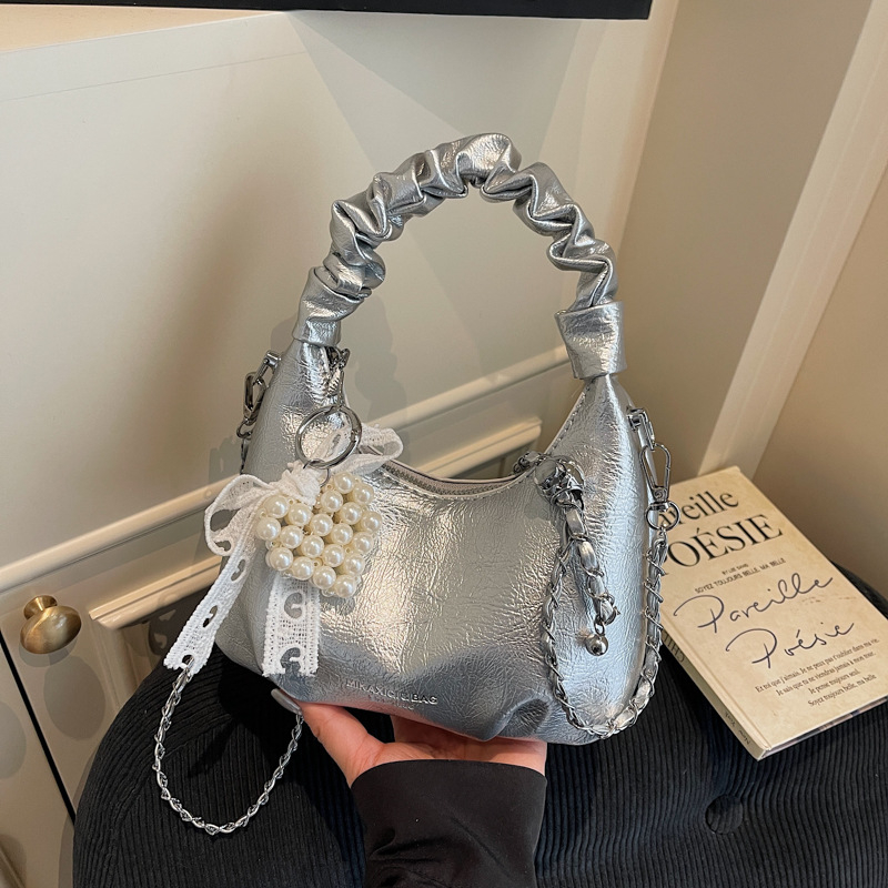 Torba u korejskom stilu s dizajnom oblaka za žene, 2026 novi model, kompaktna crossbody torba s lancem
