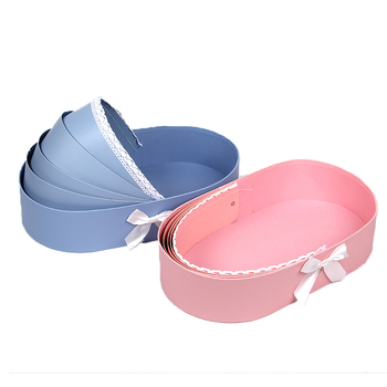 Cutie creativă cu flori pentru pătuțul bebelușului, buchet de săpun – cutie cadou elegantă
