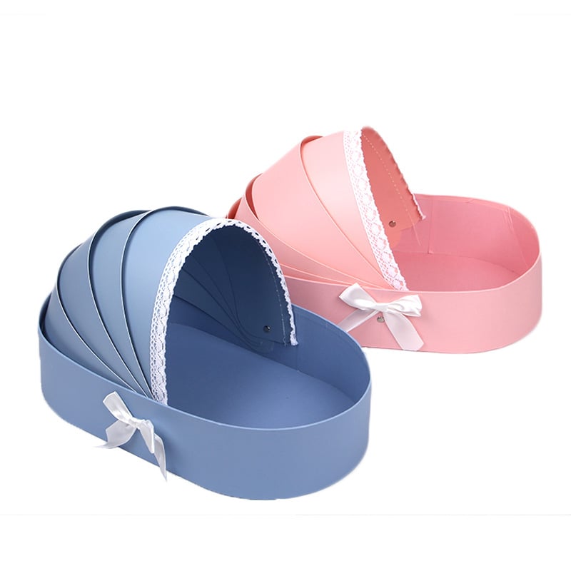 Cutie creativă cu flori pentru pătuțul bebelușului, buchet de săpun – cutie cadou elegantă