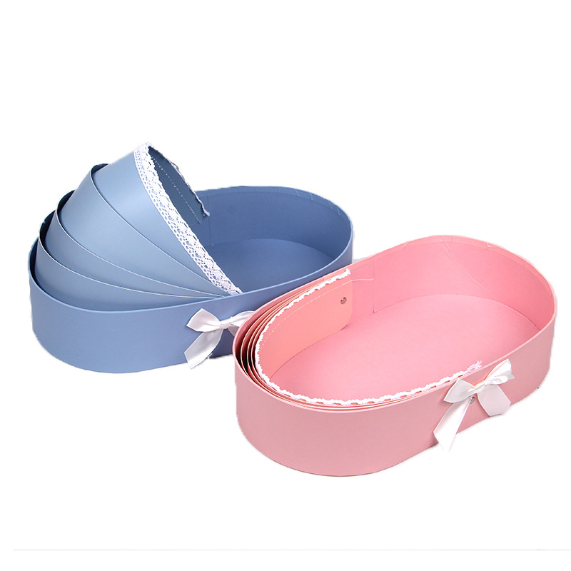 Cutie creativă cu flori pentru pătuțul bebelușului, buchet de săpun – cutie cadou elegantă