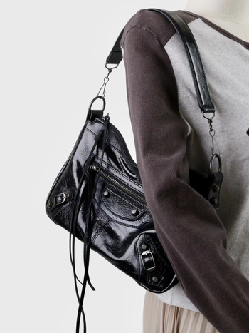 Miss Summer žena crossbody torba od prave kože s olej-vosk završnim slojem, srednje veličine, zatvarač, ukrasni riveti, motocikl stil, džepovi za telefon i dokumente, jesen 2025