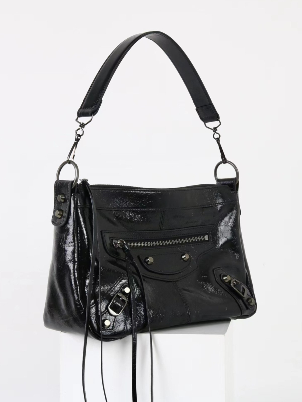 Miss Summer žena crossbody torba od prave kože s olej-vosk završnim slojem, srednje veličine, zatvarač, ukrasni riveti, motocikl stil, džepovi za telefon i dokumente, jesen 2025