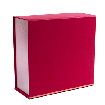 Cutie cadou din carton cu capac magnetic, în stil carte, personalizabil pentru tiraje mici