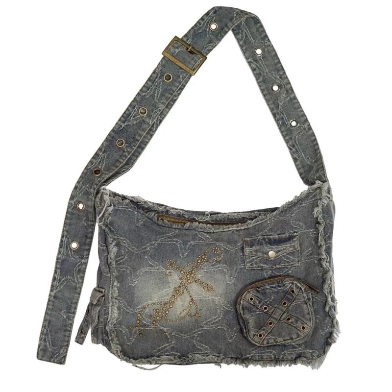 Denim torba preko ramena u Y2K stilu s rivet detaljima, velika kapaciteta, retro isprani denim.