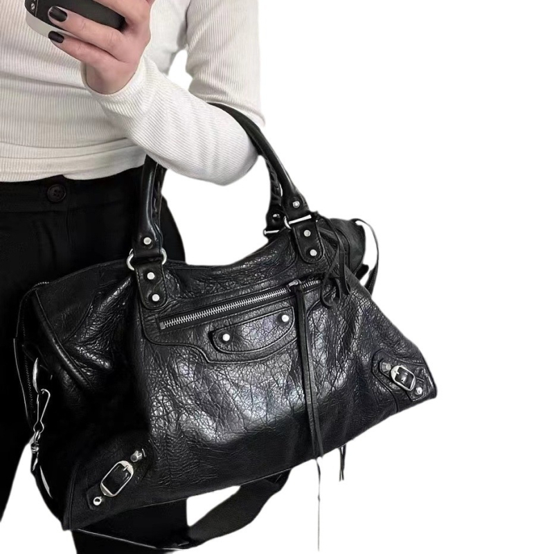 2024 trendi pariska torba za biker s ukrasima, ABG nadahnut, ručno nošena, velika kapaciteta, ramena ili crossbody