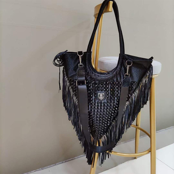 Torba preko ramena u europsko-američkom uličnom stilu sa kopčama i resicama, trokutasti crossbody, velika i svestrana