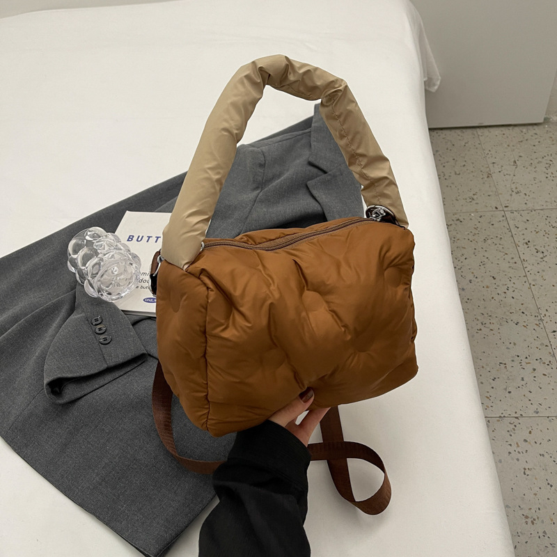 Blue Clickon Ženska nylon crossbody torba – mala kvadratna torba, gradski minimalistički stil, zatvarač, zima 2024