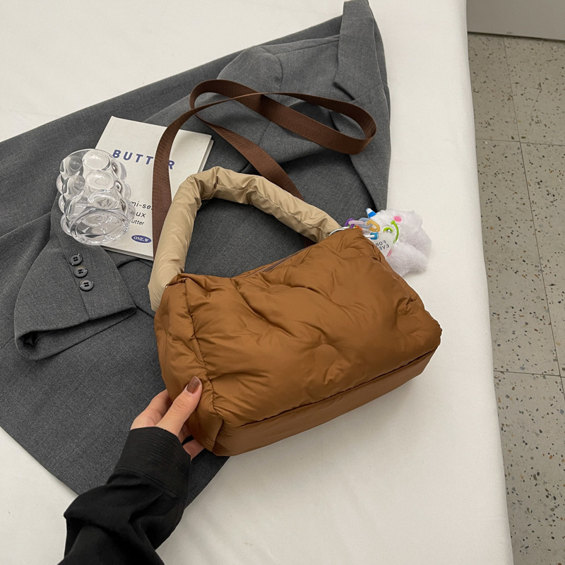 Blue Clickon Ženska nylon crossbody torba – mala kvadratna torba, gradski minimalistički stil, zatvarač, zima 2024
