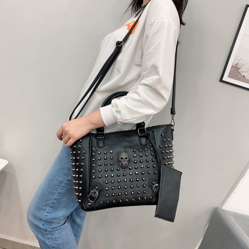 Ženska torbica od PU kože s lubanjom i zakovicama, crossbody, gradski stil Europe i Amerika, velika