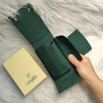 Cutie portabilă pentru ceasuri, verde, din piele de cerb, cu catifea