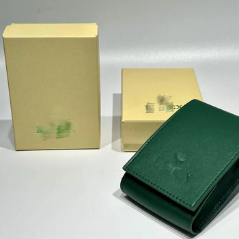 Cutie portabilă pentru ceasuri, verde, din piele de cerb, cu catifea