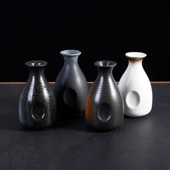 Japán stílusú porcelán saké készlet kancsóval és poharakkal, otthoni használatra, adagolóval
