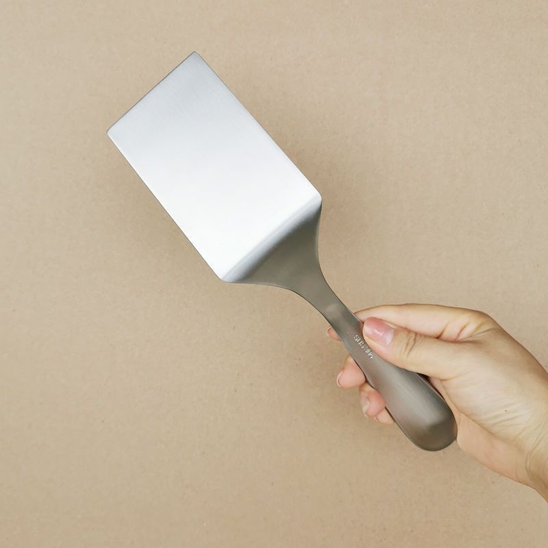 Spatula de gătit din oțel inoxidabil – multiutility pentru prăjire, plat, friptură, clătite, tiramisu și Teppanyaki