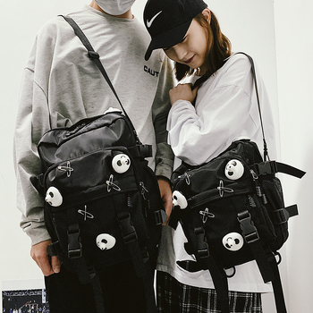 Harajuku inspirirana tamna utilitarna torba preko ramena i ruksak s motivom medvjeda, unisex, kapacitet ispod 20 L