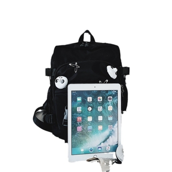 Harajuku inspirirana tamna utilitarna torba preko ramena i ruksak s motivom medvjeda, unisex, kapacitet ispod 20 L