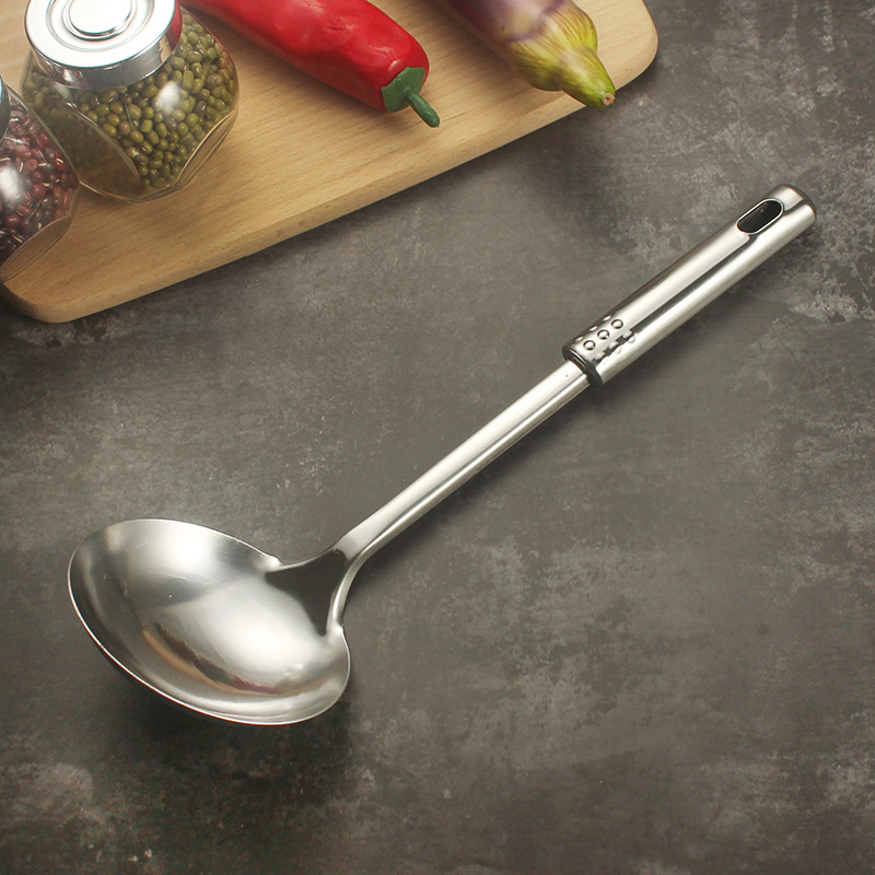 Set de ustensile bucătărie din oțel inoxidabil cu mânere din oțel cu mărgele — spatule și linguri (spatulă pentru oală, spatulă pentru prăjit și lingură pentru terci) cu logo