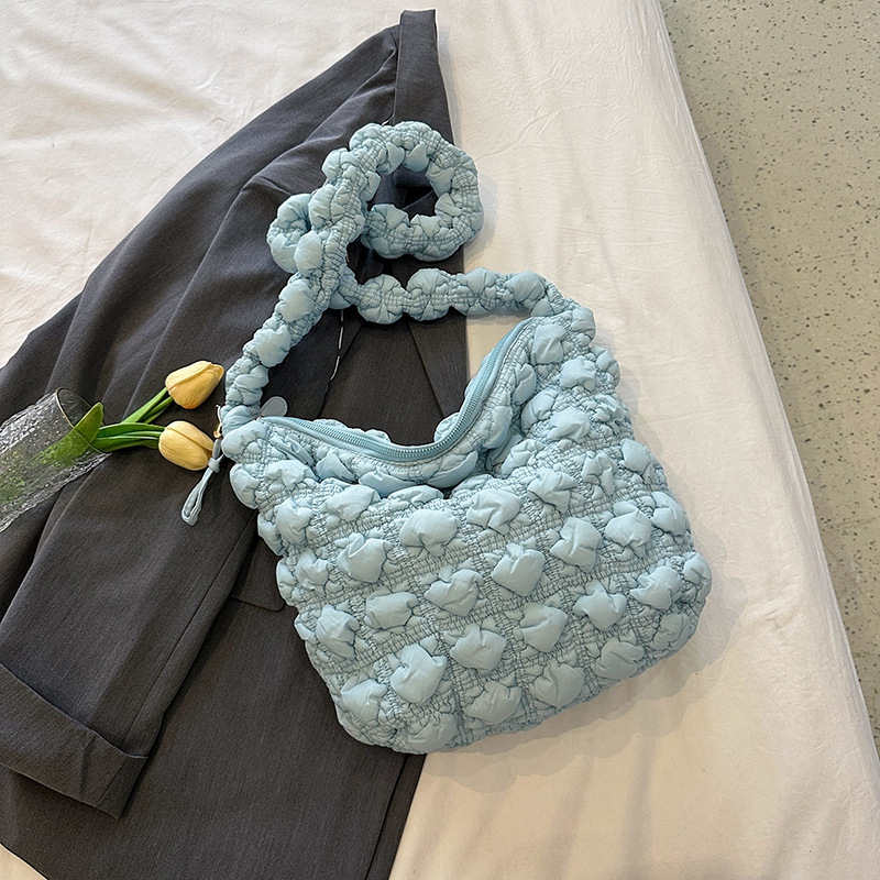 Korejski stil plisirana cloud torba preko ramena, oblik dumplinga, od najlonske tkanine, velika kapaciteta, lagana za svakodnevnu uporabu