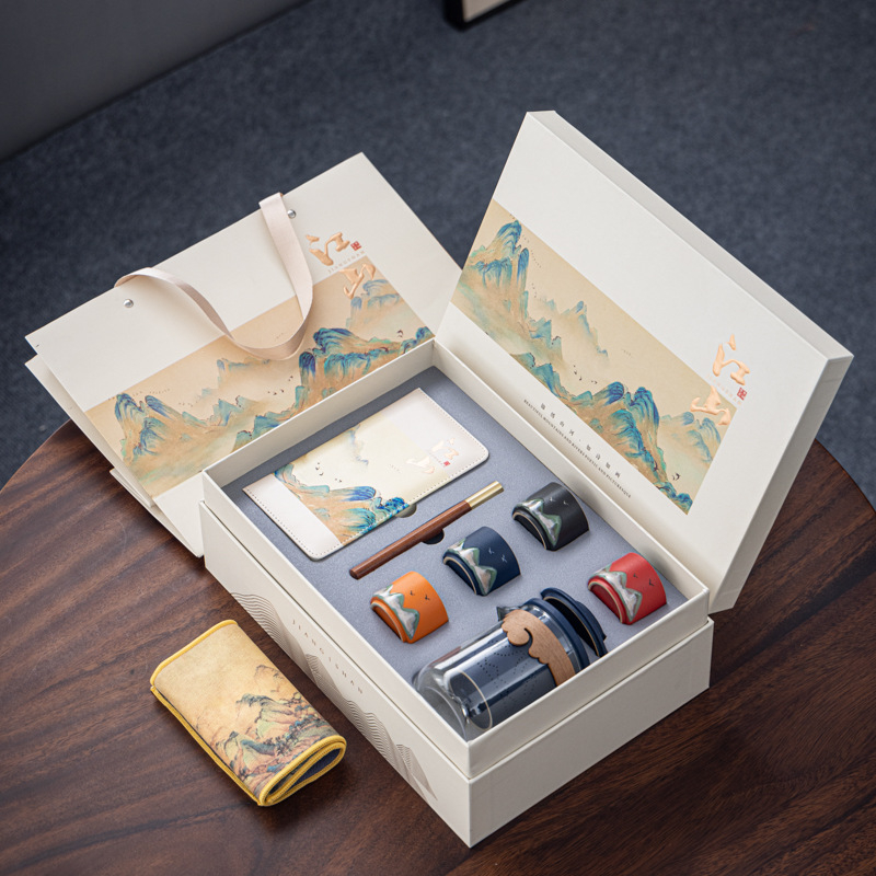 Set ceramic de ceai personalizabil într-o cutie cadou pentru cadouri corporative – design inspirat chinezește