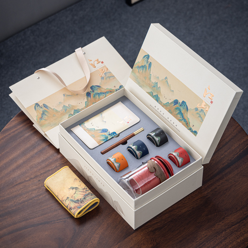 Set ceramic de ceai personalizabil într-o cutie cadou pentru cadouri corporative – design inspirat chinezește