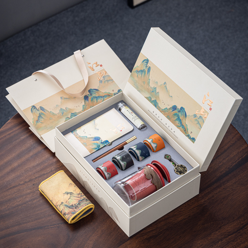 Set ceramic de ceai personalizabil într-o cutie cadou pentru cadouri corporative – design inspirat chinezește