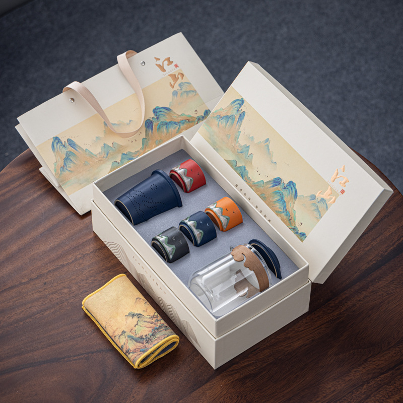 Set ceramic de ceai personalizabil într-o cutie cadou pentru cadouri corporative – design inspirat chinezește