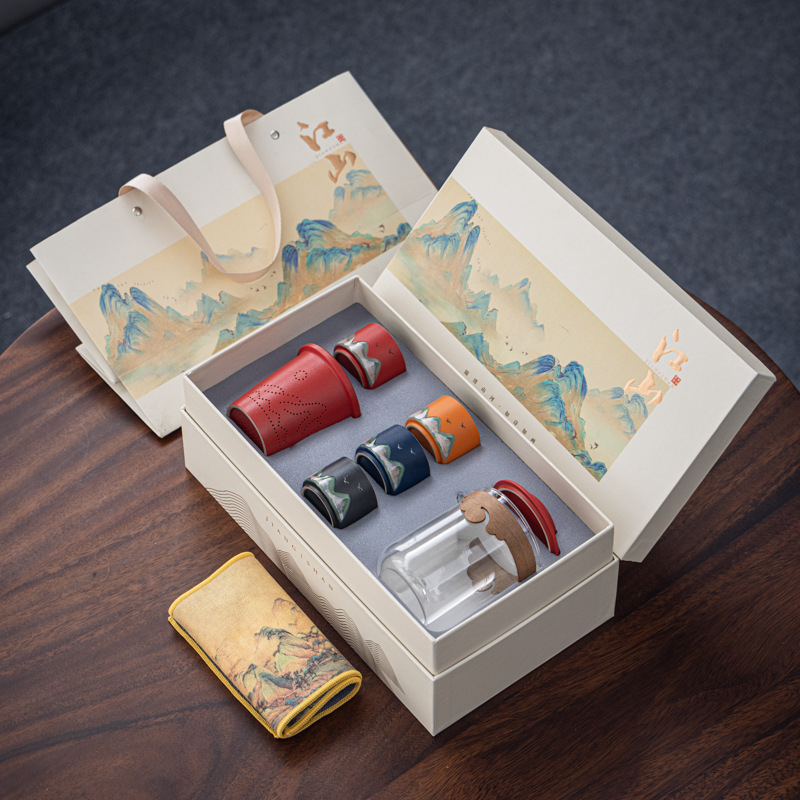 Set ceramic de ceai personalizabil într-o cutie cadou pentru cadouri corporative – design inspirat chinezește