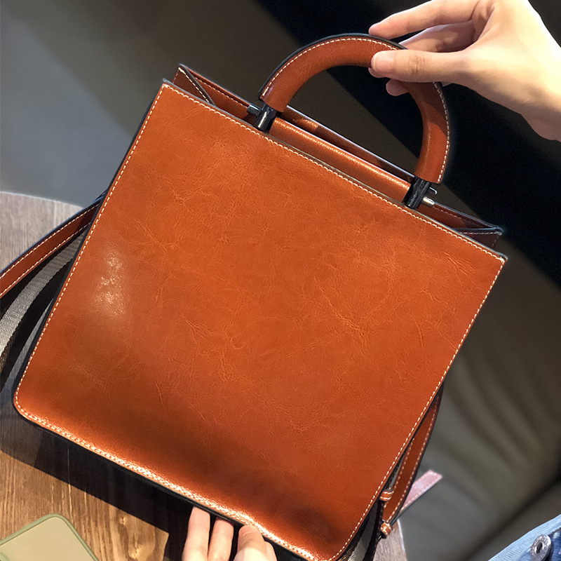 Vintage luksuzna tote torba za žene, od prave kože, model 2026, svestrana za posao i svakodnevnu upotrebu.