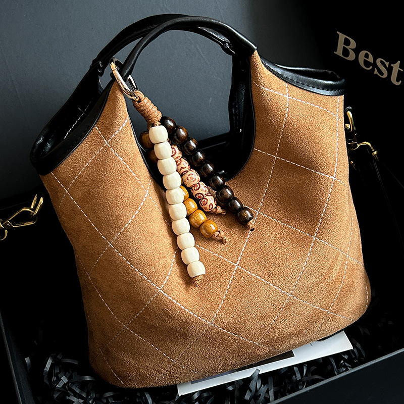 Mala velur torbica s dijamantnim šivanjem, crossbody, tote stil