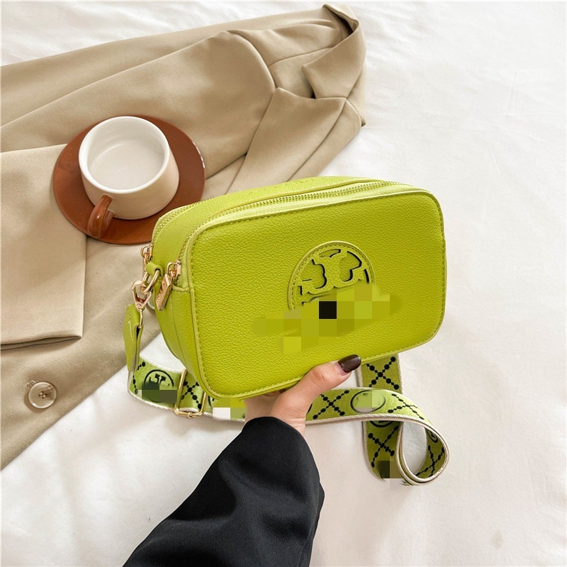 Ženska PU crossbody torba, jesen 2024 moda, svakodnevna kvadratna torba s izvezenim remenom