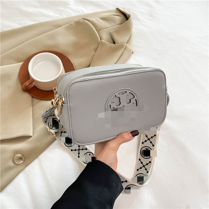 Ženska PU crossbody torba, jesen 2024 moda, svakodnevna kvadratna torba s izvezenim remenom