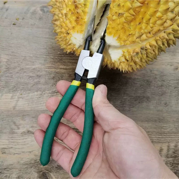 Unealtă pentru deschiderea cojii de durian