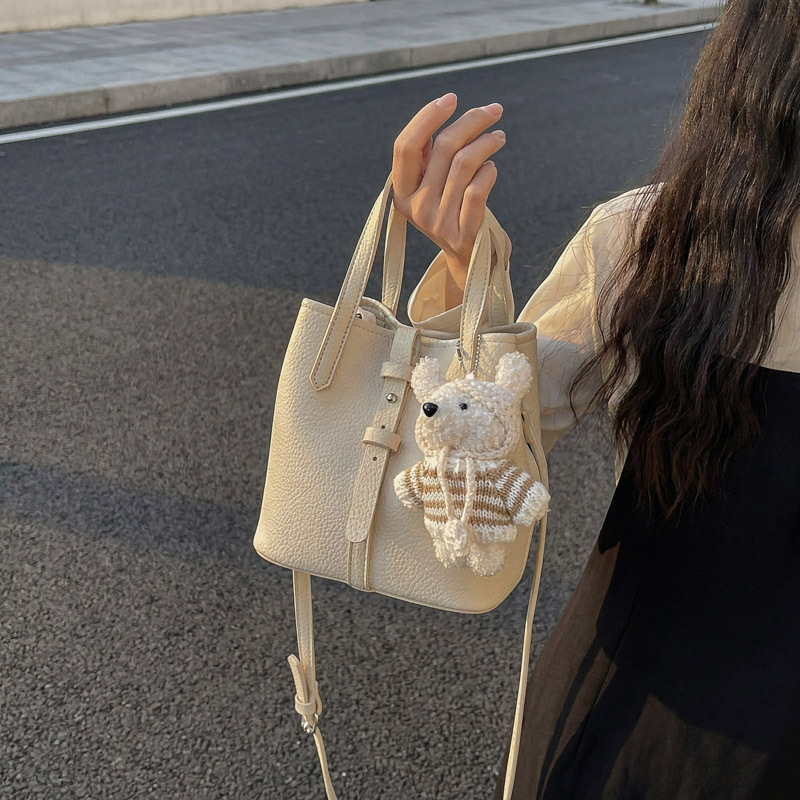 Ženska torbica u obliku košare, proljeće-ljeto 2026, modni bucket bag, svestrani crossbody