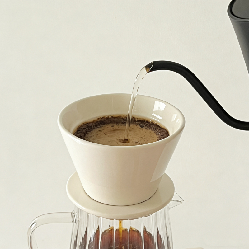 Filtru ceramic pentru cafea cu bază integrată pentru preparare manuală, 1–2 porții