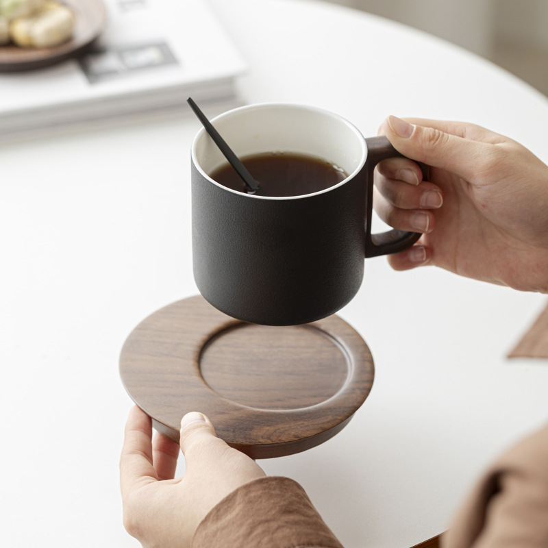 Set ceramic de cești și farfurioare pentru cafea – cești elegante pentru cupluri, cești latte