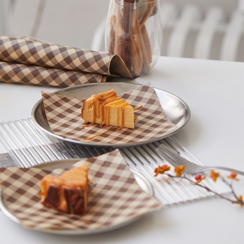 Hârtie de copt cu strat siliconic pentru absorbția uleiului — pentru cartofi prăjiți, burgeri, pâine și sandvișuri