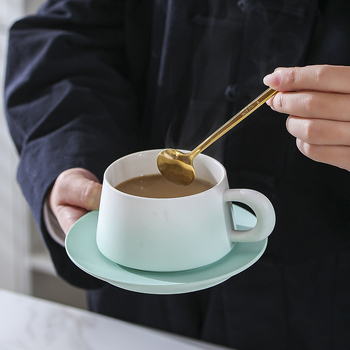 Set de cești ceramice pentru cafea cu linguriță – minimalist, pentru uz casnic, accesoriu elegant pentru ceaiul de după-amiază