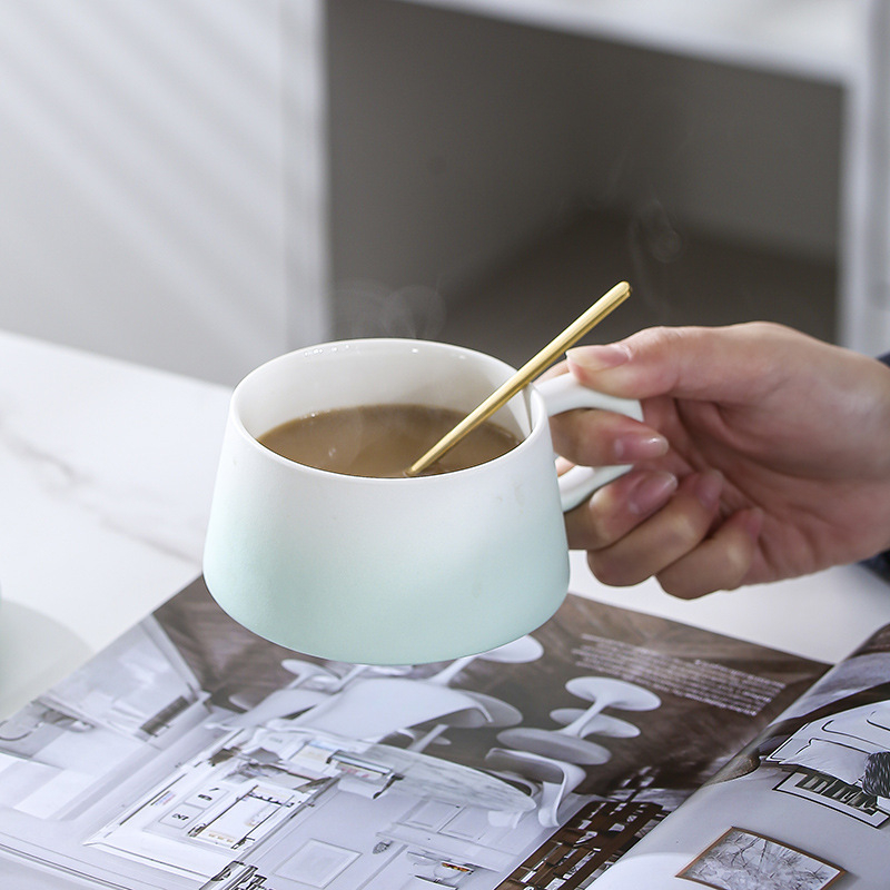 Set de cești ceramice pentru cafea cu linguriță – minimalist, pentru uz casnic, accesoriu elegant pentru ceaiul de după-amiază