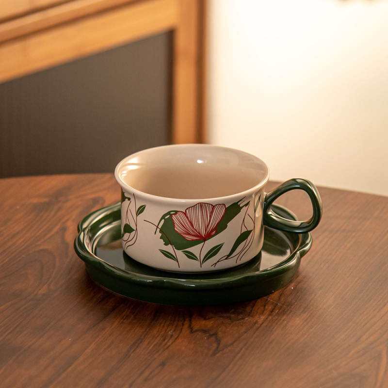 Set ceramic cu ceașcă de cafea și farfurioară, în stil retro - ambalaj cadou