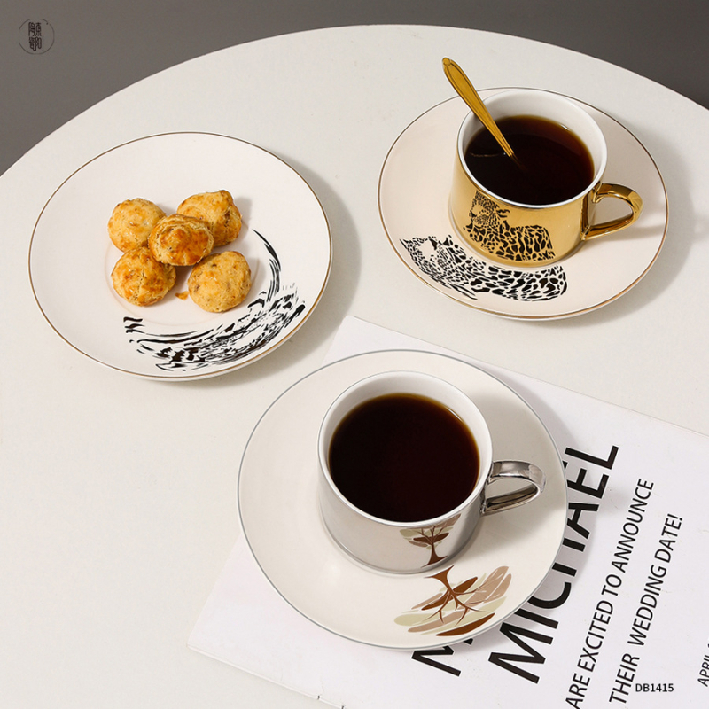 Set ceramic de cafea cu farfurioară, model creativ personalizabil, finisaj electroplatat, lux ușor, cadou
