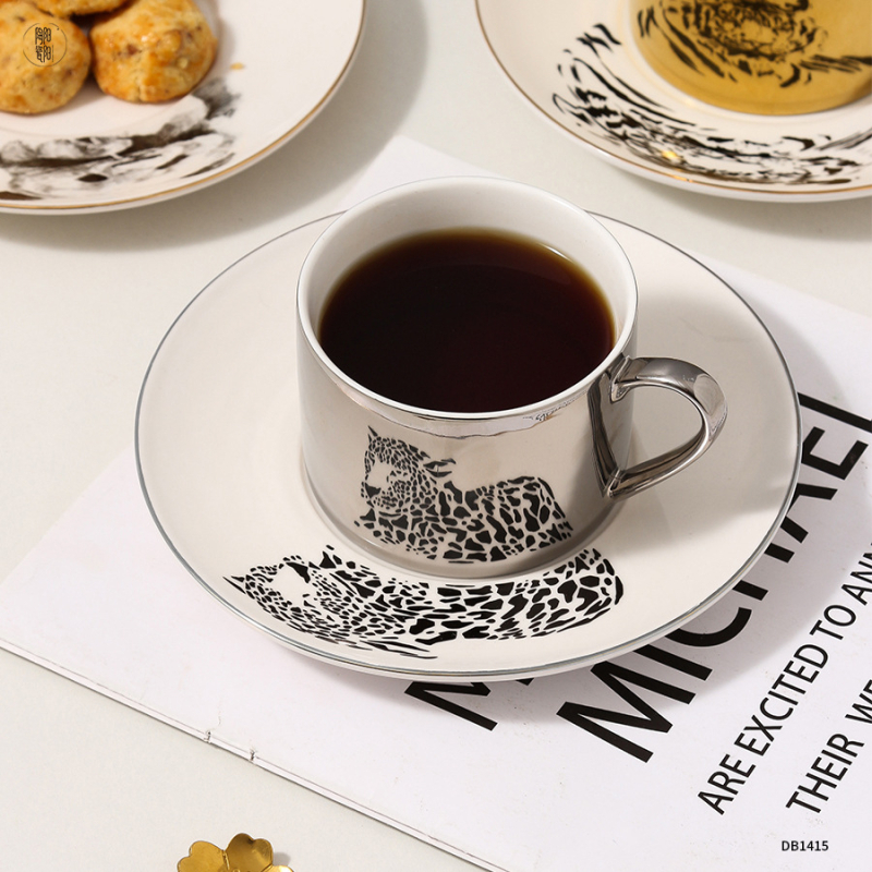 Set ceramic de cafea cu farfurioară, model creativ personalizabil, finisaj electroplatat, lux ușor, cadou