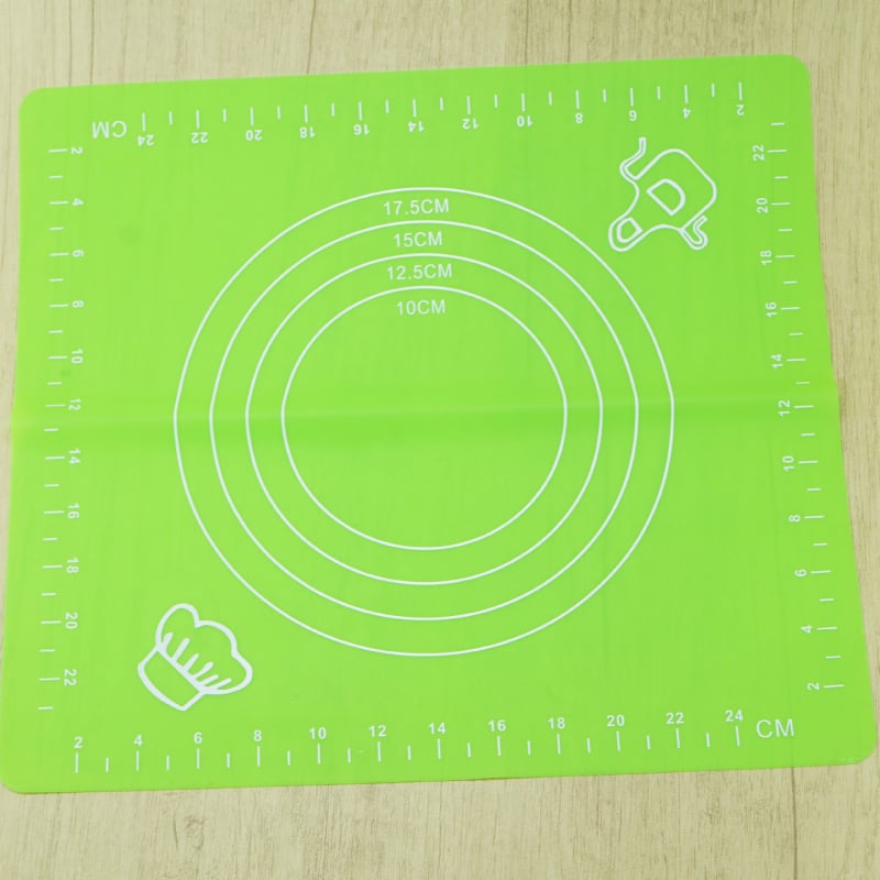 Covoraș silicon rezistent la temperaturi înalte, cu scară de măsurare, în dimensiuni mari și mici, verde, 26×28 cm, pentru frământat aluat și pregătire prăjituri