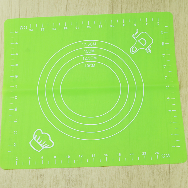 Covoraș silicon rezistent la temperaturi înalte, cu scară de măsurare, în dimensiuni mari și mici, verde, 26×28 cm, pentru frământat aluat și pregătire prăjituri