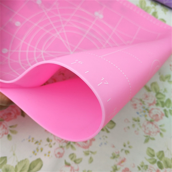 Covoraș din silicon pentru aluat, 64 × 45 cm, grosime 2 mm, suprafață de întins aluatul și suport termic din silicon
