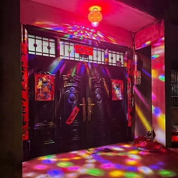 Felinare roșii de Anul Nou cu mesaje de binecuvântare, decor LED exterior, atmosferă festivă, felinare rotative colorate