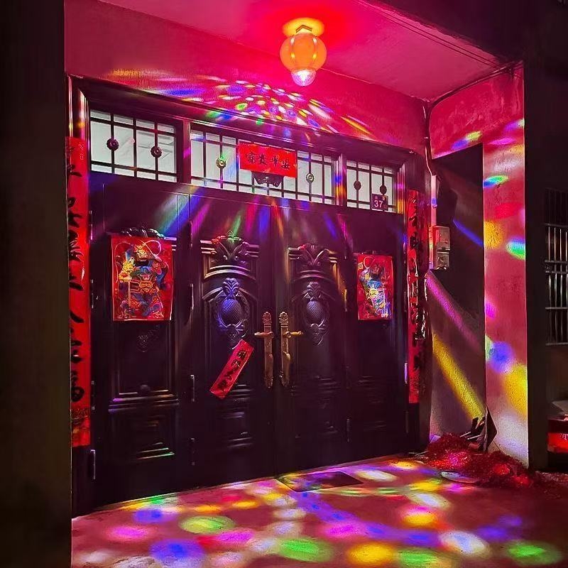 Felinare roșii de Anul Nou cu mesaje de binecuvântare, decor LED exterior, atmosferă festivă, felinare rotative colorate