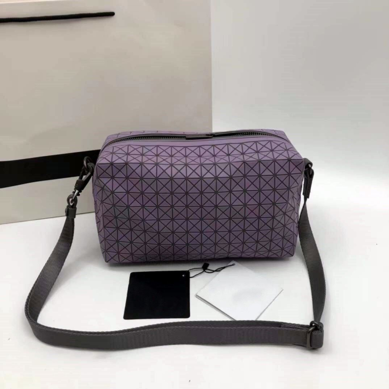 Trokutasta torbica preko ramena od PVC-a s geometrijskim šavovima, unisex, japanski stil
