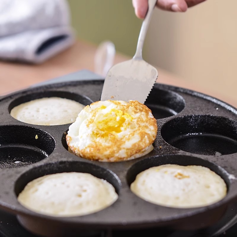 Tigău din fontă cu șapte găuri pentru ouă, cavități adânci, formă pentru burgeri, antiaderent, uz comercial