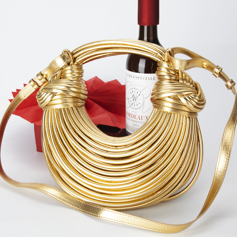 Ženska PU crossbody torba, ručno pleteni dumpling stil, srednja veličina, luksuzna svakodnevna torba, zlatna boja