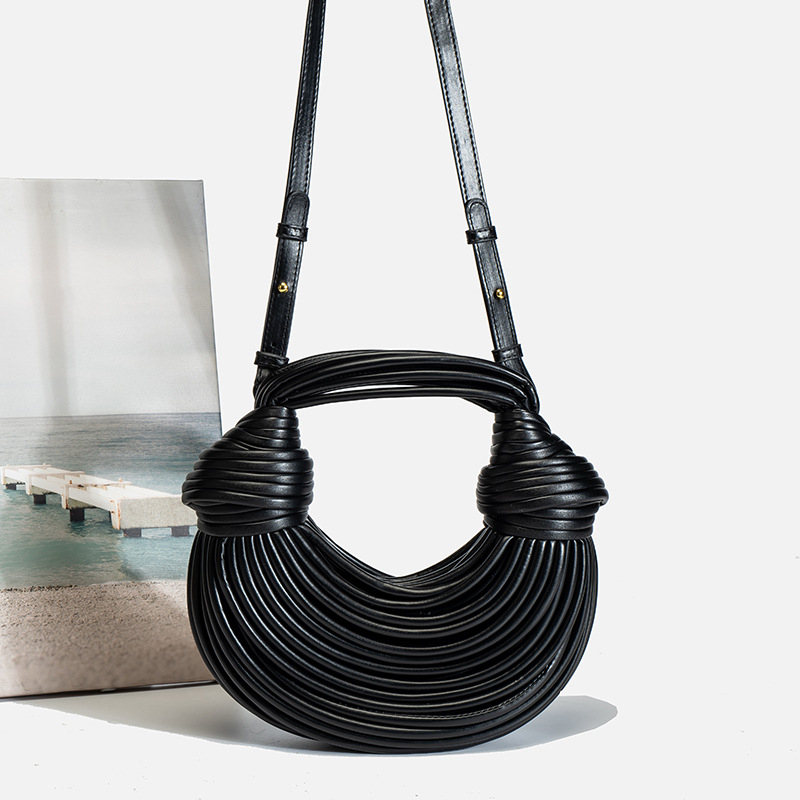 Ženska PU crossbody torba, ručno pleteni dumpling stil, srednja veličina, luksuzna svakodnevna torba, zlatna boja