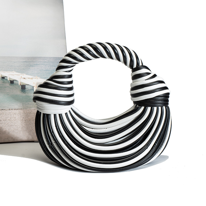 Ženska PU crossbody torba, ručno pleteni dumpling stil, srednja veličina, luksuzna svakodnevna torba, zlatna boja